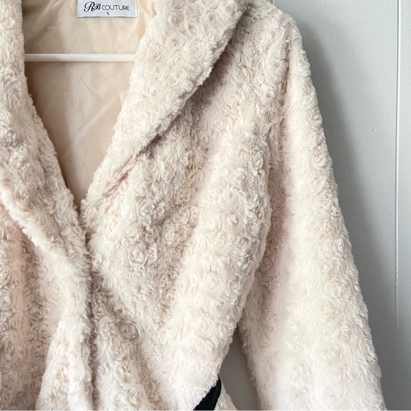 RB Couture cream rose patterned plush jacket with faux leather belt, small - Picture 2 of 4